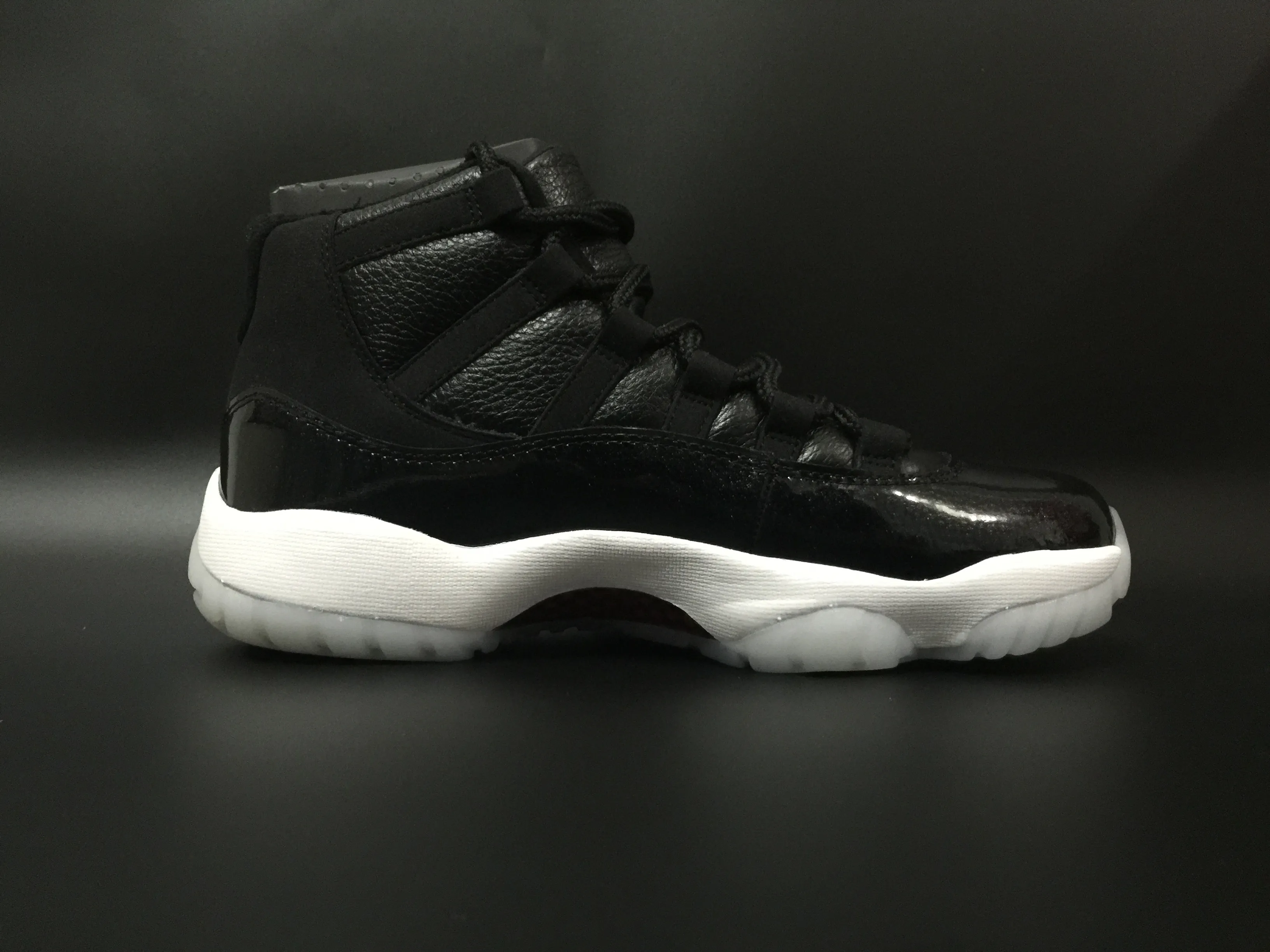 All Categories Air Jordan Jordan Series Basketball Shoes Air Jordan 11 First Layer Authentic Brand Original Air Jordan 11 "72-10" AJ11 Big Devil Joe 11 True Carbon Fiber 378037-002 Original Brand Men's Shoes